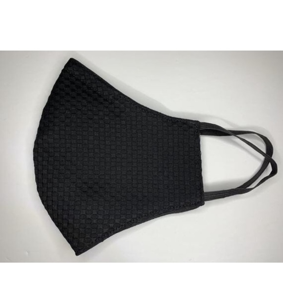 Black Face Mask | Nose Wire - Picture 2 of 5